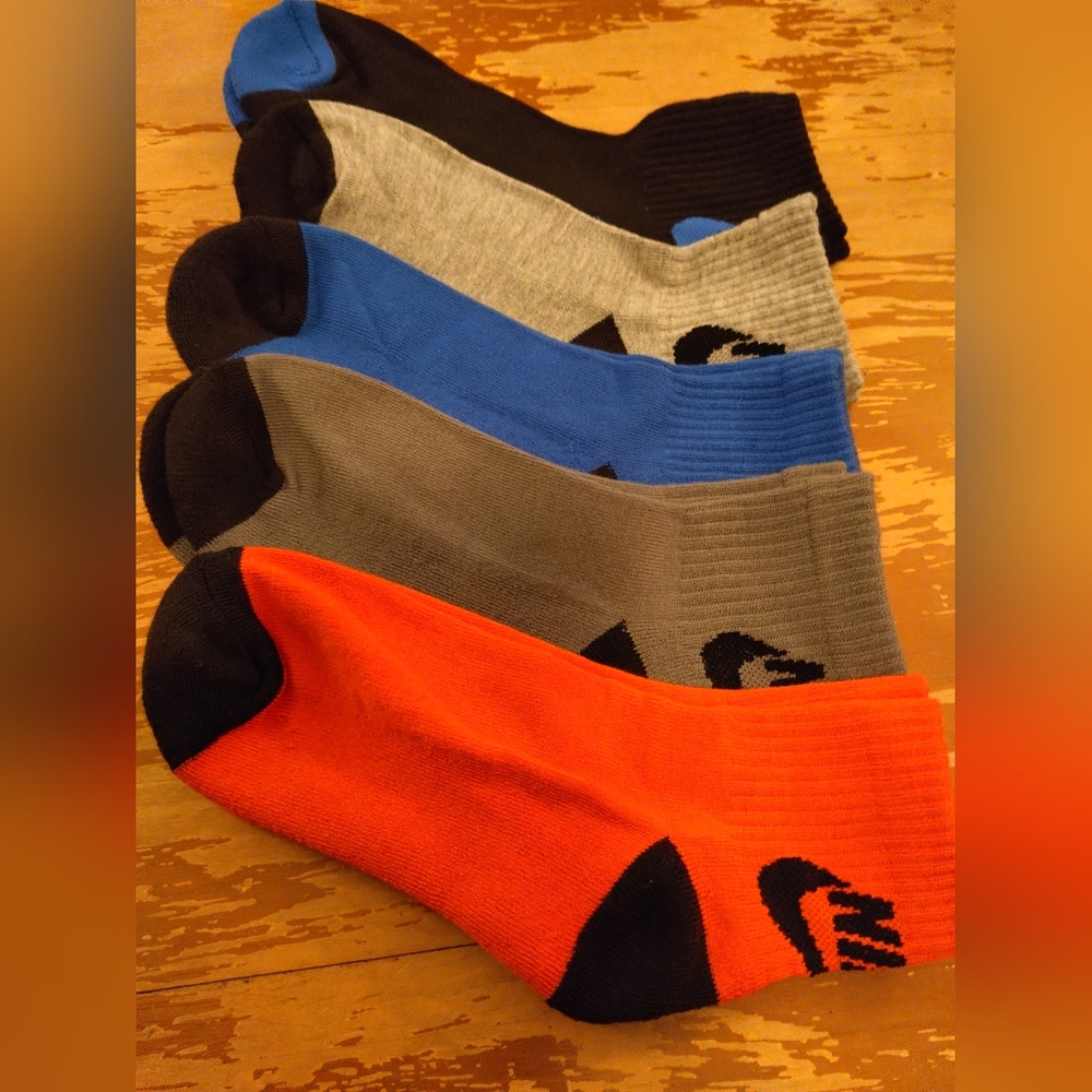 Nike kids ankle socks large